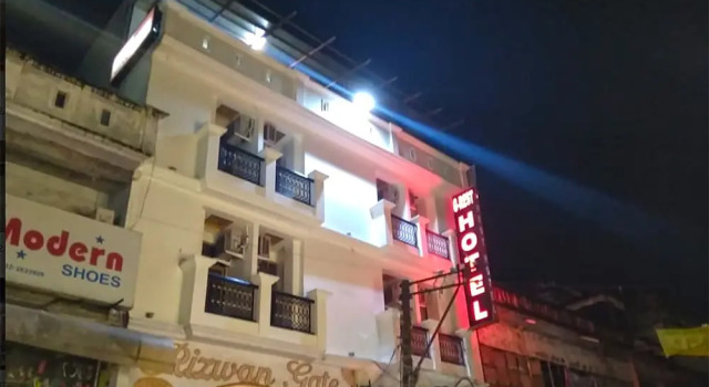 OYO 13355 Grest Hotel