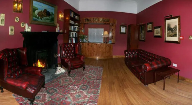 The Old Bank Bruff Family Town House, Book Bed and Breakfast Hotels in Limerick with Parking, Parking
