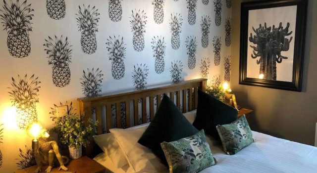 The Wheatsheaf Pub, Kitchen & Rooms, Buchen Sie Pension Bingham Nottinghamshire