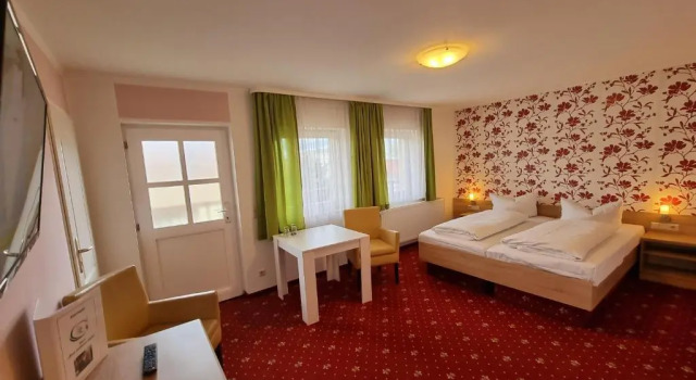 Двухместный номер Standard с балконом Hotel Zum Goldenen Löwen