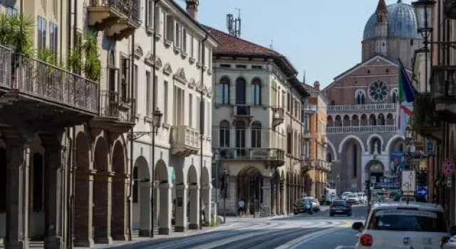 Palazzo Bovio - Boutique Apartments, Забронировать Апартаменты/квартира Падуя Венето, рядом с Церковь Отшельников