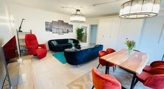 Апартаменты Deluxe 3 Bedrooms in Center Parking&Terrace