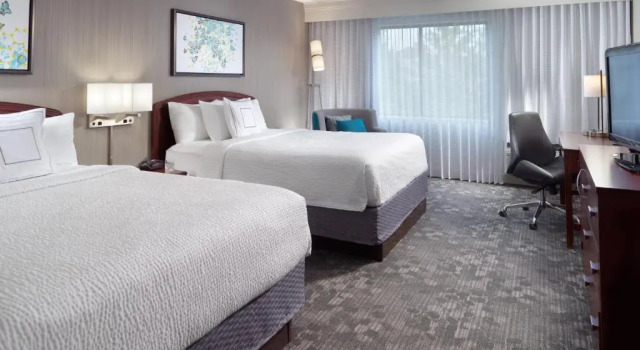 Четырёхместный номер Standard Courtyard by Marriott Atlanta Alpharetta
