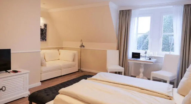 Hotel Hof Holm, Забронировать Отель Шёнберг Плён