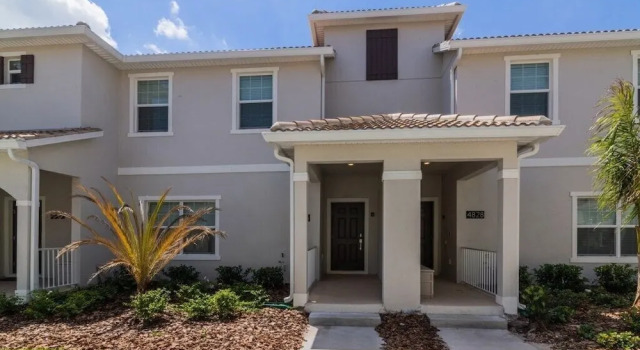 Beautiful 4Bd Pool TH, Storey Lake-4815DS