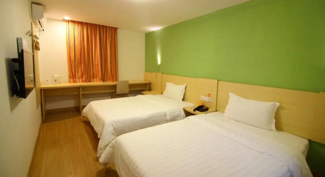 Двухместный номер Business 7Days Inn Zhuhai Doumen district government pedestrian street