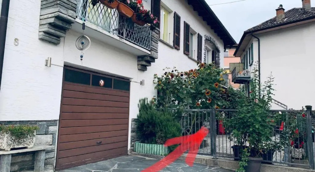 Casa Nataliya, via tampori 8 6503 Bellinzona, Забронировать Отель Беллинцона Bellinzona and upper Ticino, рядом с Железнодорожный вокзал Беллинцона