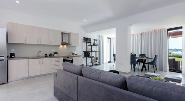 White Swan Villa by White Dream Villas, Забронировать Вилла Отели периферии Ионических островов с парковкой, Парковка