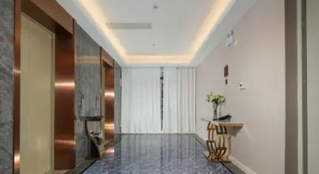 Vienna International Hotel (Nanning Wuming University Town Xiuqiu Square Branch), Rezerwuj Hotel Hotele w Nanning z parkingiem, Parking