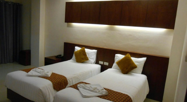 7 Sky Residency