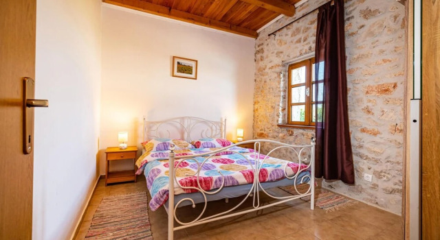 Amazing Home in Lisane Tinjske With 4 Bedrooms, Wifi and Outdoor Swimming Pool