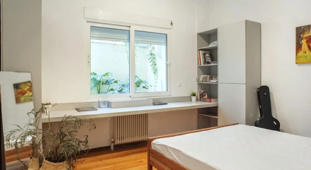 Bohemian Studio in Vibrant, Забронировать Отель Отели Афины с парковкой, рядом с Театр Каролос Коун "Театрон технис", Парковка