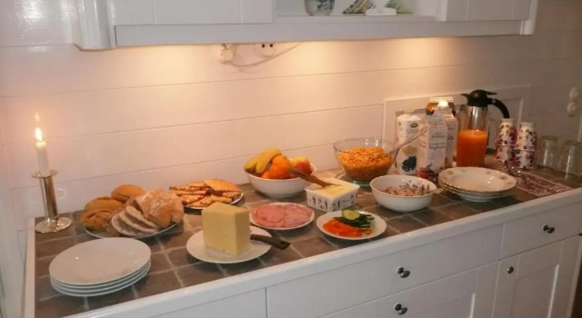 Kullens Bed and Breakfast, Book Hotel  