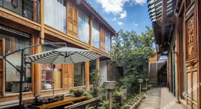Lijiang Yuexi Garden Water View Inn, Prenota Hotel Lijiang Yunnan