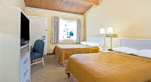 Четырёхместный номер Standard Travelodge by Wyndham Mill Valley/Sausalito