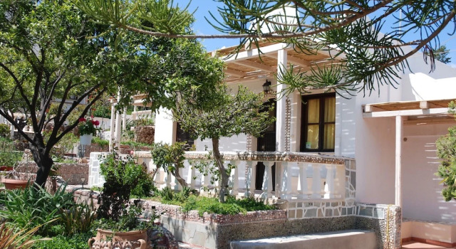 Ideal Place for Family Near the Beach With Garden, Забронировать Отель Отели East Crete с парковкой, Парковка