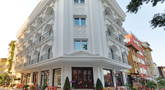 The Magnaura Palace Hotel