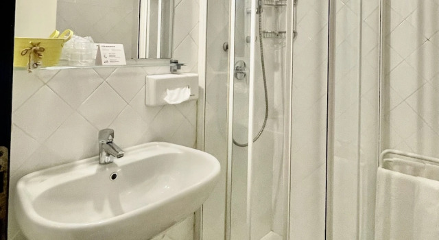 Трёхместный номер Standard с видом на море Hotel Beau Rivage