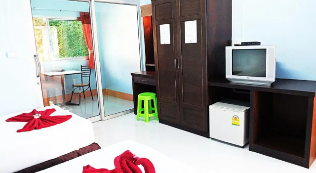 Трёхместный номер Standard с балконом Peace Lanta Mansion