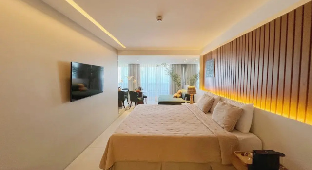 Люкс Superior с балконом и с видом на море Urban Home Stay