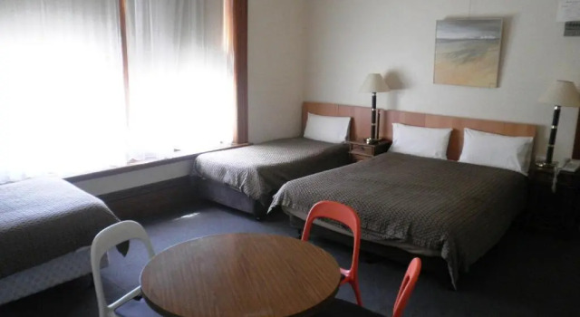 Четырёхместный номер Standard Princes Lodge Motel
