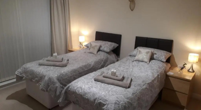 Апартаменты Airdrie Apartments