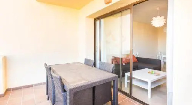 Duquesa Village Apartemento 2115