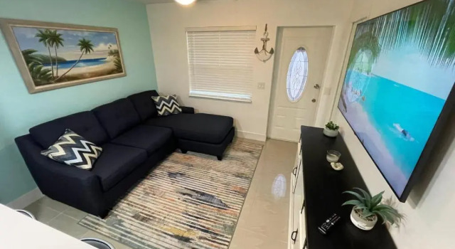 Beach House - 2BD 3BH - Fort Lauderdale, Забронировать Отель Отели Форт-Лодердейл с парковкой, Парковка