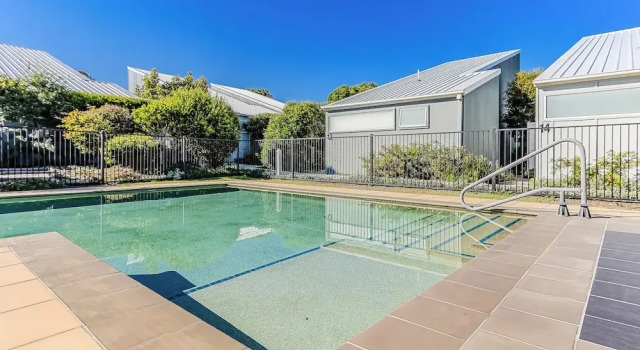 Pandanus Pocket - 13