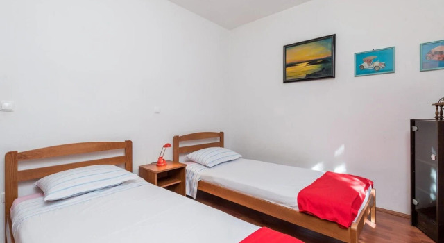 Awesome Home in Starigrad With Wifi and 2 Bedrooms, Réserver Hôtel Starigrad Lika-Senj County