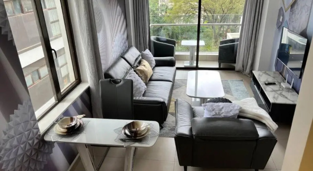 Lovely , cozy 1 bedroom with pool, Book Hotel Hoteller i Nairobi med pool, nær Junction Mall Nairobi, Swimmingpool