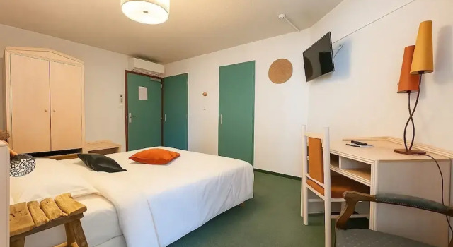 Двухместный номер Superior Logis Hôtel de Genève et Restaurant , Faverges-Seythenex