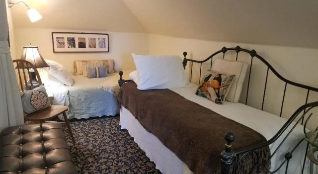 Abbey House Inn, Rezerwuj Hotel Hotele w Winters z parkingiem, Parking