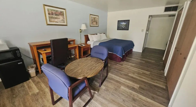 Номер Standard The Budget Inn Express