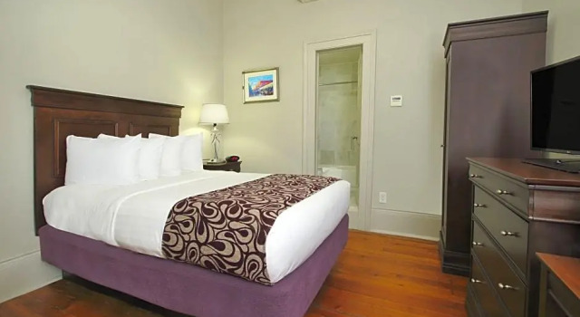 Номер Deluxe Inn on St. Peter, a French Quarter Guest Houses Property