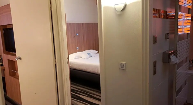Четырёхместный номер Standard Kyriad Hotel Tours Centre