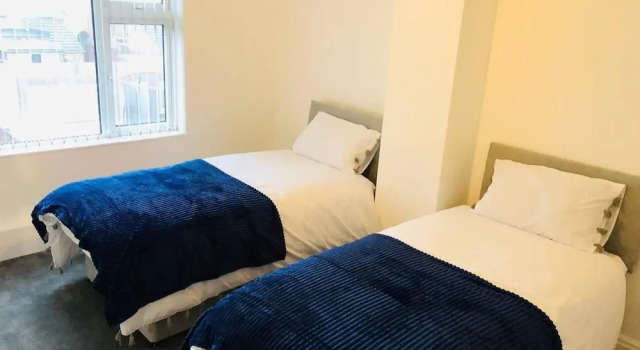 4 Bedroom Lovely Home in Loughborough Town & Uni, Varaa Lomakoti Mökit kohteessa Merseyside, Mökki