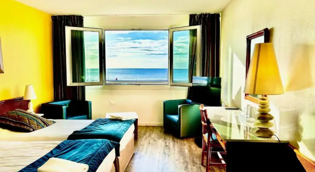 Двухместный номер Standard с видом на море Hotel de lEurope