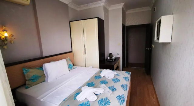 Двухместный номер Economy с балконом Hotel Broken Column