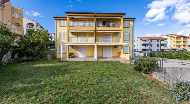Nice Home in Cizici With Wifi and 2 Bedrooms, Prenota Hotel Čižići Isola di Veglia
