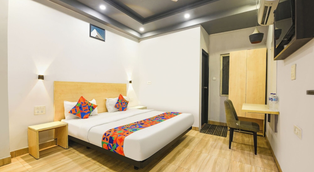 Номер Deluxe FabHotel Rohil Residency