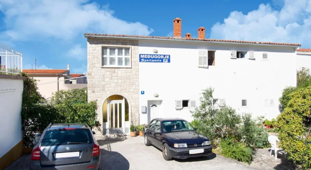 Cosy Holiday Home in Baška Voda With Terrace