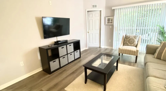 Grand Palm Community, Picnic Benches, Tennis Court and Much More!!