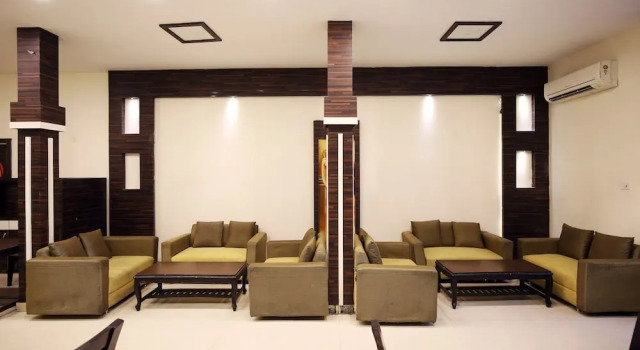 OYO 1673 Hotel MM Yellowuds