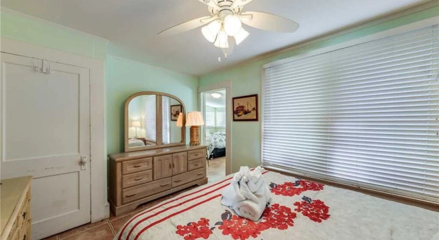Gulf Pearl, 2 Bedrooms, Beach Front, Gas Grill, Sleeps 7