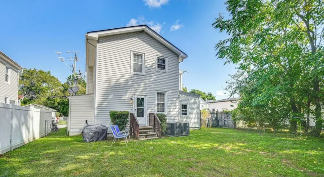 Коттедж Spacious Family Home w/ Yard in Dtwn Hampton!