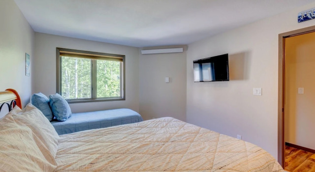 Frostfire E41 2 Bedroom Condo by RedAwning