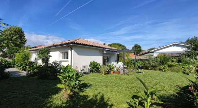 Maison Bassin d'Arcachon, Забронировать Отель Отели Бассен-д'Аркашон с парковкой, Парковка