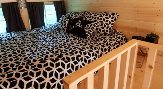 Двухместный коттедж Tuxbury Pond Camping Resort Cottage