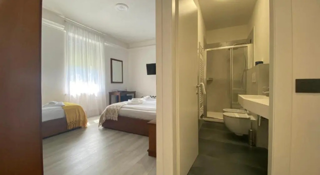 Трёхместный номер Standard с видом на озеро Hotel La Fontana